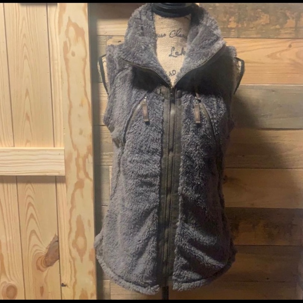 Kühl women’s vest. Very cute